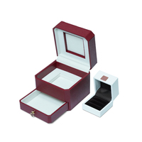 Boîte de rangement de bijoux de luxe rouge carrée en gros d'usine avec fermeture à charnière pour bagues, bracelets, colliers et petits accessoires, MOQ 100 pièces