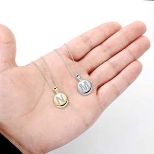 Collares con Letras Personalizadas al por Mayor, Chapados en Oro, de Acero Inoxidable, con Colgante de Nombre o Logotipo Personalizado - Product Image 2