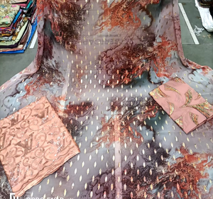 ผ้าไหมแท้ 100% ลายฟารันซาวี ดีแรค ทอแบบพิเศษ น้ำหนักปานกลาง ระบายอากาศได้ดี 60 กรัมต่อตารางเมตร กว้าง 58/60 นิ้ว สำหรับชุดผู้หญิง - Product Image 1