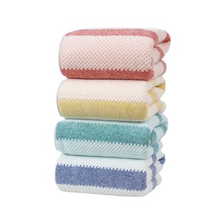 Coral Fleece Bath <b>Towel</b> 140x70cm Geometric Pattern Absorbent Home Use - Product Image 3
