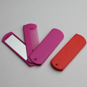 <span class=keywords><strong>Specchio</strong></span> Tascabile Personalizzato in <span class=keywords><strong>Plastica</strong></span> Quadrato con Finitura Argento, Set Cosmetico da Viaggio Pieghevole 2 in 1 con Pettine e <span class=keywords><strong>Specchio</strong></span> - Product Image 4