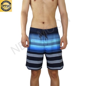 Shorts de plage personnalisés en polyester pour hommes, short de surf, short de bain avec poche, UPF50+ - Product Image 4