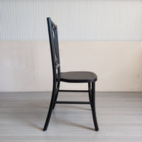 Chaises empilables noires à dossier croisé, chaises pour événements, mariages, fêtes, chaises de salle à manger en bois