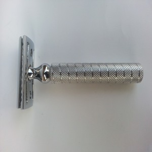 Maquinilla de afeitar de seguridad, nuevo modelo, para afeitar en húmedo - Product Image 1