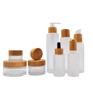 Flacon de luxe haut de gamme en verre pour soins de la peau 150 ml, forme épaule plate, pour lotion, démaquillant, huile, avec pompe à lotion - Product Image 3