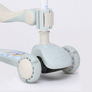 Patinete Moderno para Niños con Maleta, de 3 a 8 Años, de Plástico y Acero, Plegable, para <span class=keywords><strong>Viajes</strong></span> y Actividades al Aire Libre - Product Image 4