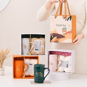 Set Regalo Personalizzato con Tazza e Asciugamano, Confezione Promozionale per Matrimoni, Damigelle, San Valentino, Compleanno <span class=keywords><strong>Donna</strong></span>, Natale/Laurea - Product Image 1