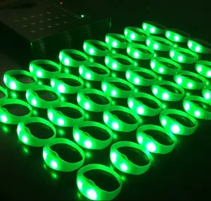 Ý tưởng sản phẩm mới 2023 ánh sáng lên dây đeo cổ tay DMX Glow điều khiển từ xa âm thanh kích hoạt LED vòng đeo tay