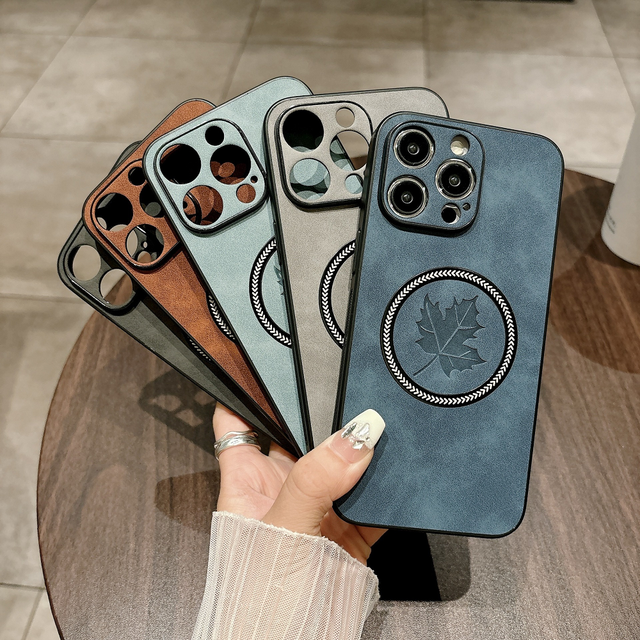 Retro Leather Maple Leaf Case for IPhone 16 15 14 13 12 11 Luxury Magnetic Pu Mobile Phone Cases for Samsung S25 S24 Ultra S23