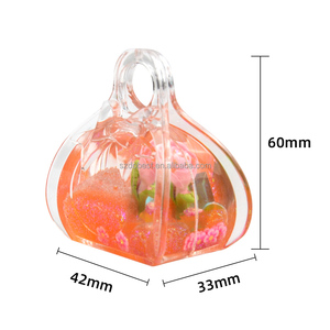 Porte-clés shaker mignon pour sac à main, breloque Kawaii en acrylique remplie de liquide et d'<span class=keywords><strong>huile</strong></span> avec figurine de <span class=keywords><strong>rose</strong></span> pour la décoration de sac - Product Image 4