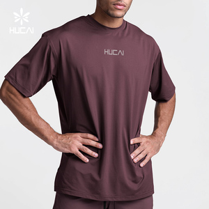 Maglietta da Palestra OEM HUCAI Personalizzata in Cotone e Spandex con Orlo Diviso Vestibilità Ampia Oversize per Uomo - Product Image 2