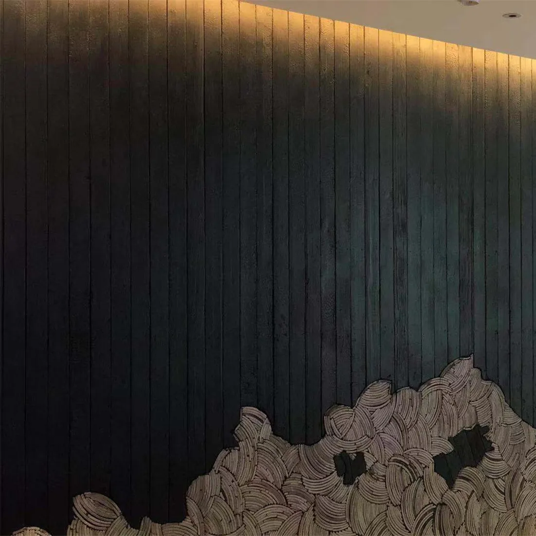 ألواح حائط لاصقة مكربنة لتزيين الجدران ألواح جدارية سوداء مصنوعة من الخشب سهل الاستخدام ألواح جدارية ريفية