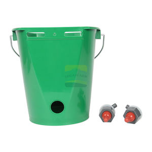 Seau d'alimentation en <span class=keywords><strong>lait</strong></span> <span class=keywords><strong>de</strong></span> <span class=keywords><strong>brebis</strong></span> en plastique <span class=keywords><strong>de</strong></span> qualité supérieure pour ferme laitière, 8 L, avec tétines pour chèvre et vache, avec une tétine - Product Image 2