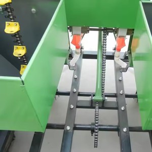 Sembradora y trasplantadora automática de patatas con espaciado de filas ajustable para diversas condiciones del suelo - Product Image 3