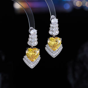 Pendientes colgantes de diamantes de circón con corazón de oro grueso Vintage a la moda | Pendientes colgantes de playa de boda de graduación de moda para regalos de niñas - Product Image 1