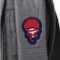 Écusson thermocollant en tissu sergé écologique, brodé avec logo personnalisé, conçu avec soin pour la vente en gros