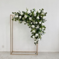 Op maat gemaakte design tafeldecoratie bruiloft trendy lange bloemenloper wit roze bloemstuk bloemenloper voor aanzoek achtergronddecoratie