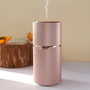 Diffuseur d'huiles essentielles et purificateur d'air froid pour voiture, moderne, électrique, automatique, avec pulvérisation, support de tasse personnalisé, haute qualité, pour vente en gros, alimenté par batterie, élimination des odeurs - Product Image 2