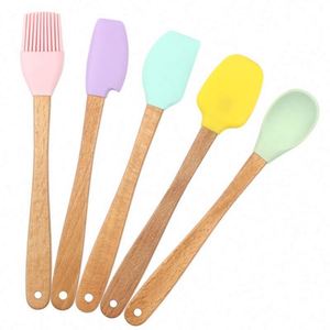 Ensemble de 5 ustensiles de cuisine en silicone à manche en bois pour enfants : spatule, brosse à huile, cuillère - Product Image 3