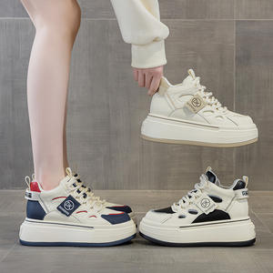 Baskets montantes épaisses pour femmes, à semelle plateforme épaisse, style décontracté et sportif, couleur unie, à lacets, chaudes et respirantes, automne-hiver - Product Image 2