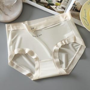 Braguitas de mujer de seda helada sin costuras, ligeras, de tiro medio, transpirables, cómodas, sexys, con estampado de letras, para chicas jóvenes. - Product Image 6