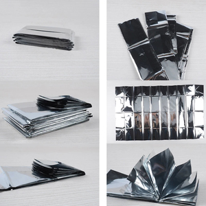 Manta aislante para botiquín de primeros auxilios de rescate a baja temperatura al aire libre para acampar bolsas Bivy con película de poliéster cálida lámina salvavidas - Product Image 3