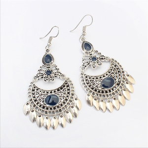Boucles d'oreille en alliage ajouré pour femme, bijoux en forme de croissant de lune, en alliage, style européen et américain, collection - Product Image 5