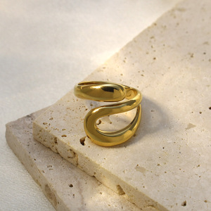 Irregular Cross Ring For Women Geometric Shape Openwork Jewelry Party Fashionable Trendy Gold Tone - Product Image 3