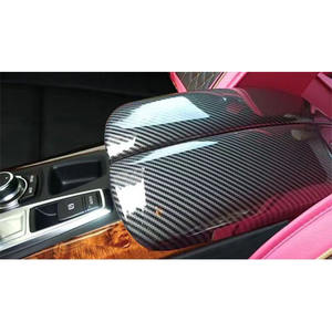 Cubierta de reposabrazos de coche de fibra de carbono para <span class=keywords><strong>BMW</strong></span> X5 <span class=keywords><strong>X6</strong></span> E70 E71 2008 <span class=keywords><strong>2009</strong></span> 2010 2011 2012 2013 accesorios interiores Kit de decoración - Product Image 1