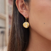 Boucles d'oreilles de créateur en acier inoxydable plaqué or 18 carats, classiques, avec pendentif pièce irrégulière en zircon et pierre naturelle