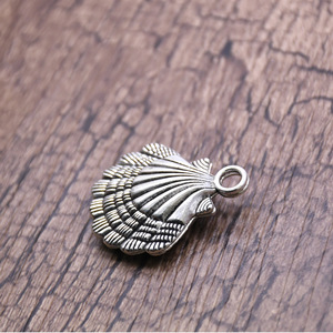 Antique Silver Seashell Pendant Alloy Irregular Shape For Necklace Making DIY Jewelry Component - Product Image 3