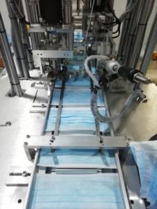 automatic high speed disposable <span class=keywords><strong>3</strong></span> ply inner <span class=keywords><strong>loop</strong></span> nonwoven inside earloop facial surgical dust face mask making machine - Product Image 6