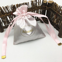 Pochette à bijoux en satin imitation soie avec cordon de serrage, logo personnalisé imprimé, sac de rangement de luxe pour boucles d'oreilles, bagues, colliers, cadeau