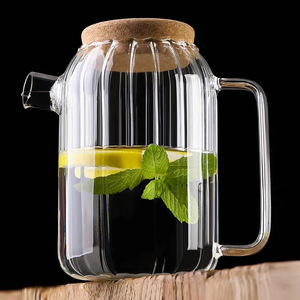Carafe à jus en verre à rayures verticales avec couvercle en bois 2L, pour eau froide, idéale pour les fêtes et l'usage domestique - Product Image 3