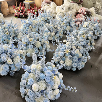 Blauw-witte hortensia bloemenbal met delphinium bloemen voor bruiloft, feest of evenement decoratie, kunstmatige bloemstukken