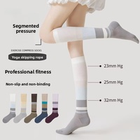Chaussettes de compression sportives tricotées pour femmes, antidérapantes, respirantes, absorbant les chocs, rayées, hauteur genou, pour le yoga et la course à pied