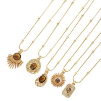 Ensemble de colliers superposés Maillard avec pendentif, chaîne de clavicule, collier pull, bijoux minimalistes au design de niche pour femmes, vente en gros