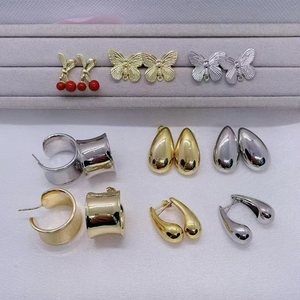 Boucles d'oreilles géométriques asymétriques irrégulières épaisses et uniques en or et boucles d'oreilles à clous en forme de goutte d'<span class=keywords><strong>eau</strong></span> en laiton - Product Image 2