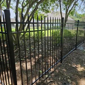 <span class=keywords><strong>Pas</strong></span> <span class=keywords><strong>cher</strong></span> Toutes sortes de panneaux de clôture de jardin Clôture en <span class=keywords><strong>fer</strong></span> <span class=keywords><strong>forgé</strong></span> ornemental galvanisé Revêtement en acier au zinc Clôture de jardin avec lance - Product Image 4