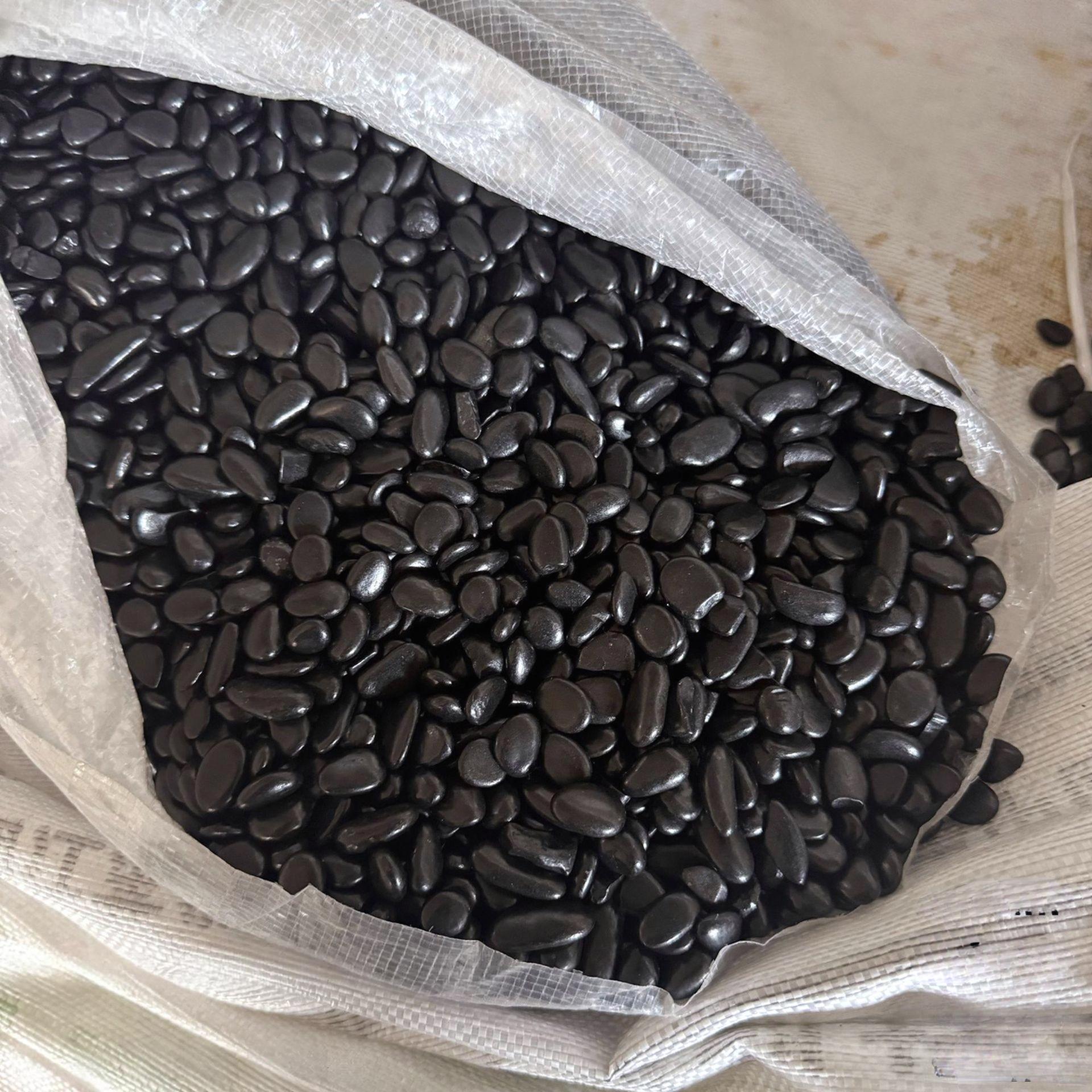 Прямые продажи пейзаж Полированный Галька полированный черный аквариумный камень галька пейзажный камень