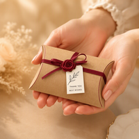 Boîte cadeau personnalisée en papier kraft avec ruban et fleur de rose, boîte d'emballage artisanale pour bonbons de mariage, ensemble avec étiquettes de remerciement