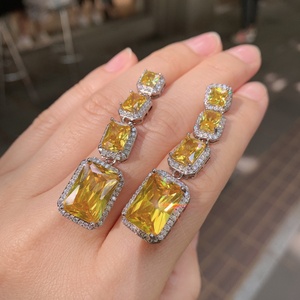 Boucles d'oreilles pendantes longues en cuivre plaqué argent, zircon blanc et jaune taille radiant, bijoux de mode écologiques pour un style rétro élégant - Product Image 4