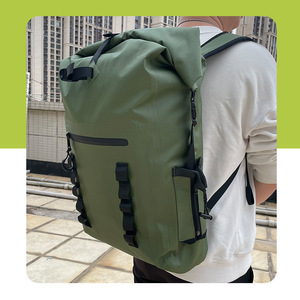 Sac à dos imperméable Naturepeak à enroulement vert 20L pour la randonnée et la pêche en plein air - Product Image 2