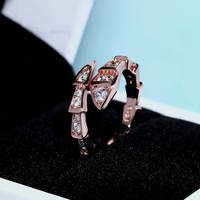 Bagues en cuivre de luxe léger, serties de diamants et de pierres précieuses, tendance, inspirées des mariages, des fiançailles et des fêtes, vente en gros, source directe usine