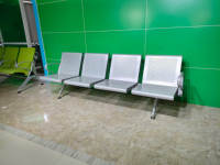 Chaises d'attente modernes en acier inoxydable à 4 places avec accoudoirs - Bänches pour aéroport, salle de sport, centre commercial et école - Garantie de 2 ans - Usage commercial