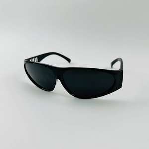 Lunettes de sécurité à verres foncés pour la soudure, protection - Product Image 3