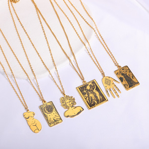 Go Party Kreative Mythologie Medusa Gorgon Square <span class=keywords><strong>Tarot</strong></span> Palm Anhänger Halskette Frauen Alt griechisches Symbol Edelstahl Schmuck - Product Image 2