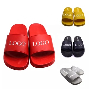Chaussures de sport de maison pour femmes, sandales de styliste, tongs plates avec Logo personnalisé imprimé, pantoufles en PVC pour hommes, nouvelle collection 2020 - Product Image 4