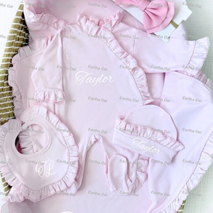 Vestiti per neonato arruffati Footie Pima cotone Outfit per bambina che torna a casa completo con cappelli, set di tute con bavaglino - Product Image 2