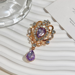 Novo Broche de Cristal Dourado Vintage, Joia de Luxo em Formato de Gota com Strass para Roupas - Product Image 2